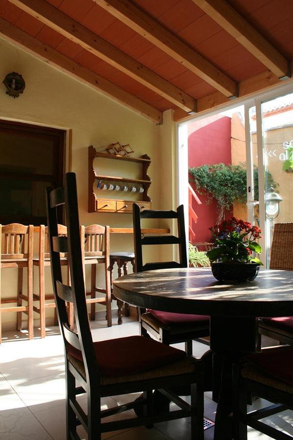 Casa Antiquary Hostel Бенитачел Екстериор снимка
