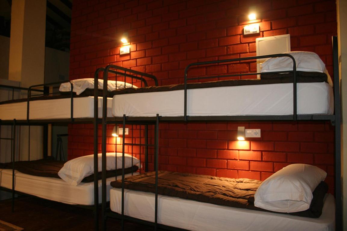 Casa Antiquary Hostel Бенитачел Екстериор снимка